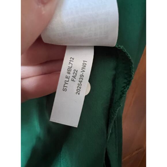 NWT J. Crew Women's Puff Long Sleeve Keyhole Drapey Crepe Blouse Green Size ST - Picture 10 of 12